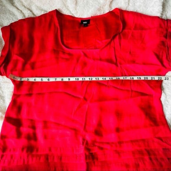 Red Blouse with Cuff Hem Short Sleeves - Picture 6 of 7